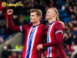 “Song sát” Sorloth – Haaland đủ khả năng để gieo sầu cho ĐT Ý ở thời điểm hiện tại (Ảnh: Football Norge)