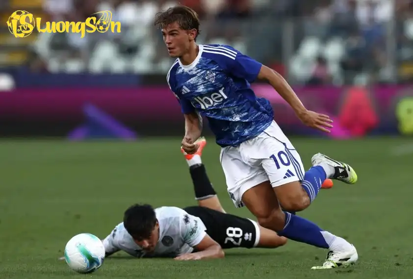 Spurs đưa ra lời đề nghị trị giá 50 triệu Euro để chiêu mộ Nico Paz Spurs đưa ra lời đề nghị trị giá 50 triệu Euro để chiêu mộ Nico Paz