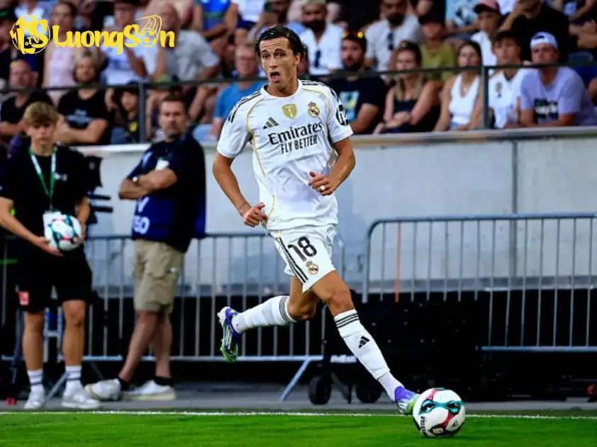 Anh đã trở lại Real Madrid và thi đấu tốt trong trận giao hữu vừa qua