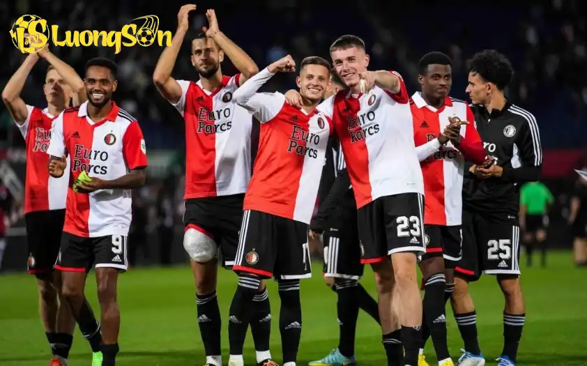 Feyenoord đang thăng hoa trên BXH VĐQG Hà Lan