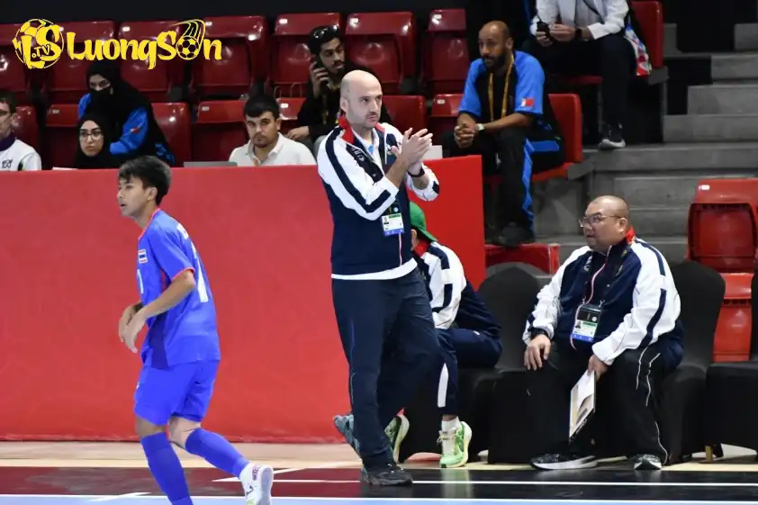 HLV Eloy Alonso dành lời khen cho màn thể hiện của U16 Thái Lan HLV Eloy Alonso dành lời khen cho màn thể hiện của U16 Thái Lan