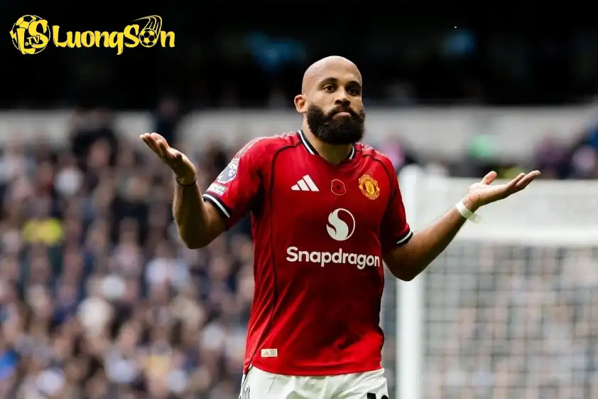 Bryan Mbeumo tỏa sáng rực rỡ trong màu áo MU