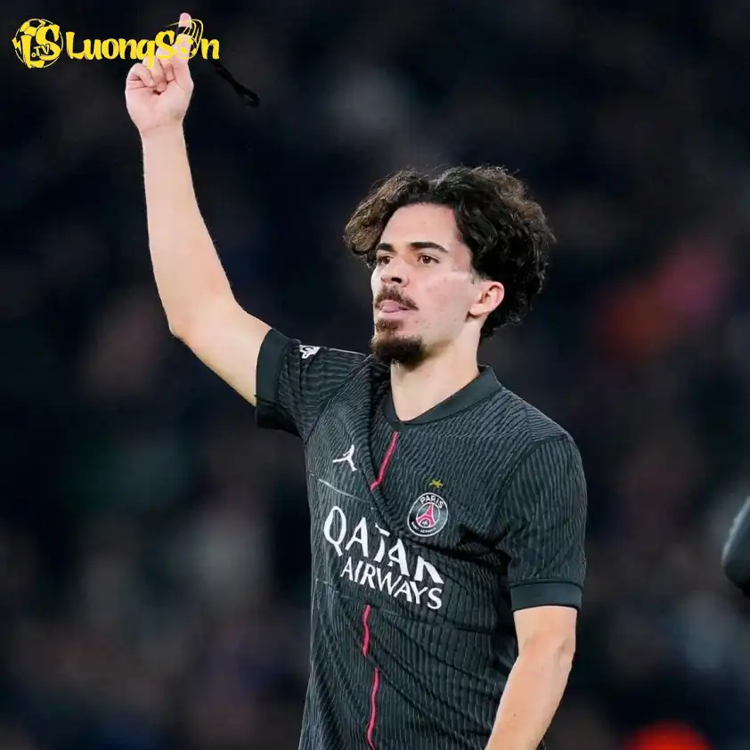 Vitinha đã có màn trình diễn siêu hạng trước Tottenham