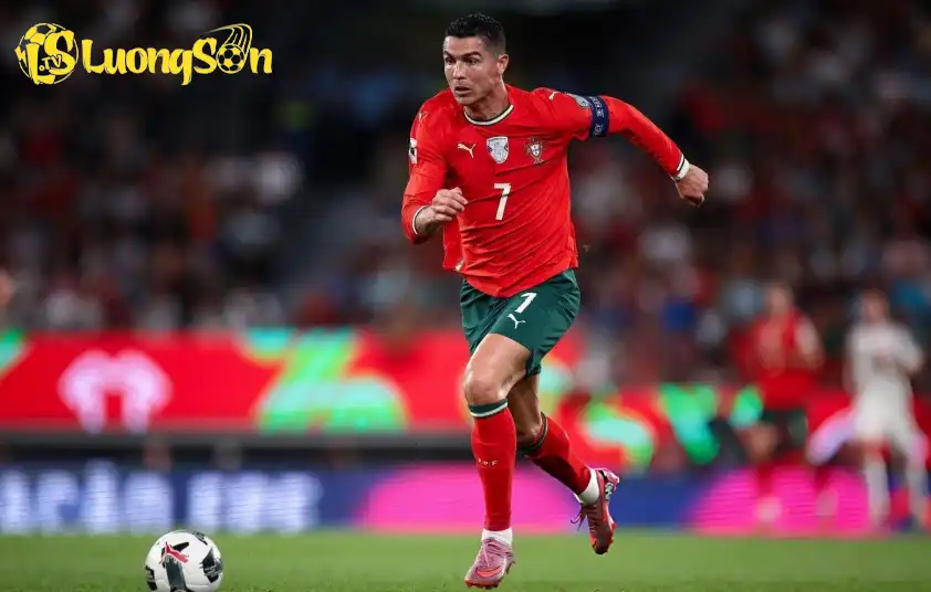 Ronaldo nắm giữ thành tích chân sút vĩ đại nhất trong lịch sử vòng loại World Cup