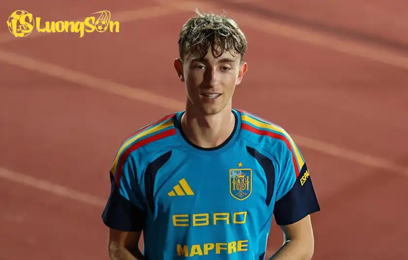 Dean Huijsen dính chấn thương, bỏ khỏ khả năng ra sân trong màu áo Real Madrid Dean Huijsen dính chấn thương, bỏ khỏ khả năng ra sân trong màu áo Real Madrid