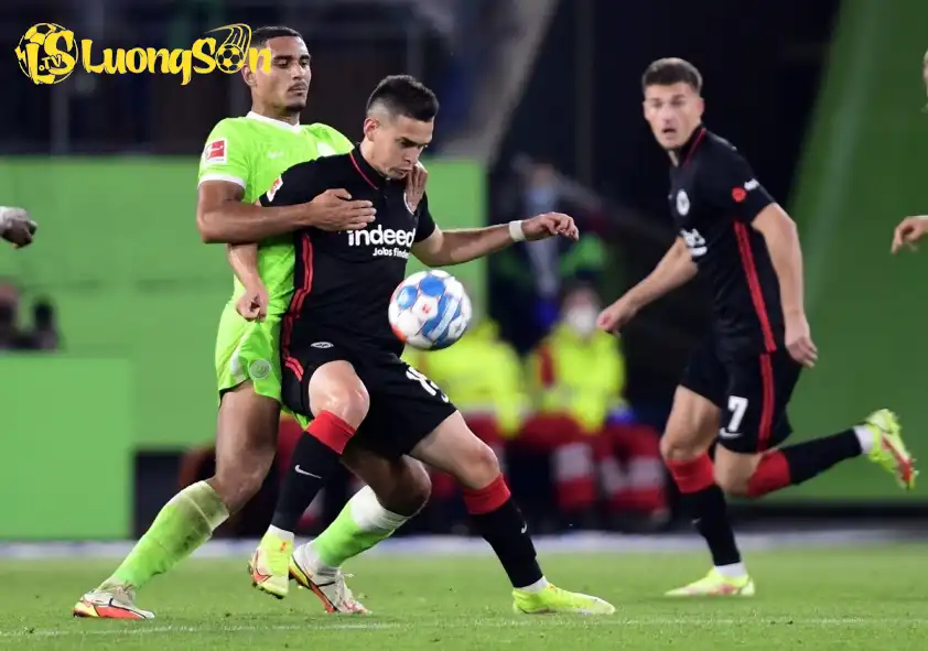 Frankfurt sẽ tận dụng lợi thế sân nhà để giành chiến thắng trước Wolfsburg.