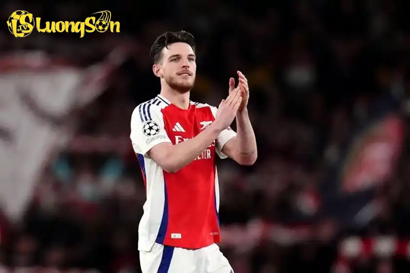 Declan Rice đang tái định nghĩa lại vị trí tiền vệ trụ tại Ngoại hạng Anh