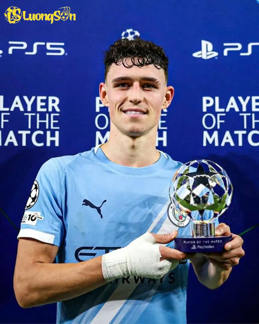 Phil Foden được bình chọn là cầu thủ xuất sắc nhất vòng đấu Phil Foden được bình chọn là cầu thủ xuất sắc nhất vòng đấu